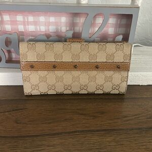 Gucci wallet and organizer